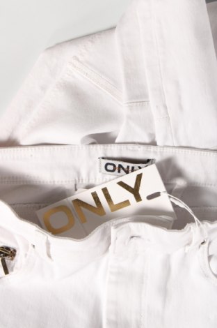 Дамски панталон ONLY, Размер XL, Цвят Бял, Цена 18,60 лв.