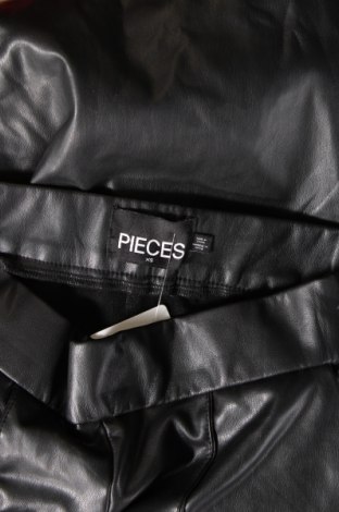 Damenhose Pieces, Größe XS, Farbe Schwarz, Preis 6,01 €