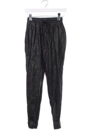 Дамски панталон Pull&Bear, Размер XXS, Цвят Черен, Цена 7,25 лв.