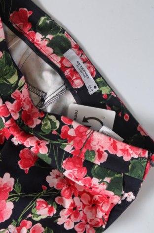 Γυναικείο παντελόνι Reserved, Μέγεθος XS, Χρώμα Πολύχρωμο, Τιμή 7,12 €