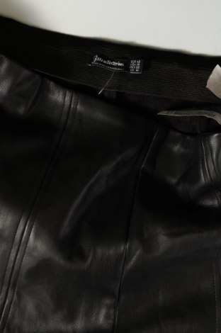 Dámské kalhoty  Stradivarius, Velikost L, Barva Černá, Cena  462,00 Kč
