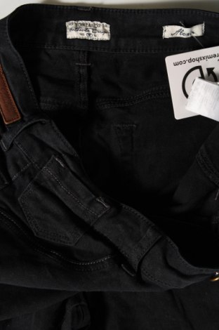 Γυναικείο παντελόνι Tom Tailor, Μέγεθος XL, Χρώμα Μπλέ, Τιμή 13,95 €