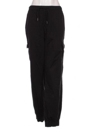 Γυναικείο παντελόνι Urban Classics, Μέγεθος 5XL, Χρώμα Μαύρο, Τιμή 15,88 €