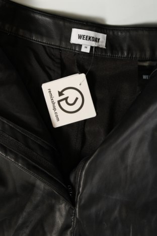 Γυναικείο παντελόνι Weekday, Μέγεθος S, Χρώμα Μαύρο, Τιμή 23,51 €
