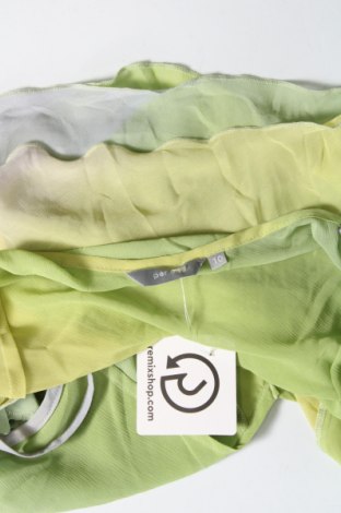 Γυναικείο αμάνικο μπλουζάκι, Μέγεθος M, Χρώμα Πράσινο, Τιμή 6,62 €