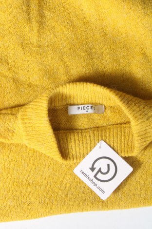 Дамски пуловер Pieces, Размер M, Цвят Жълт, Цена 12,42 лв.
