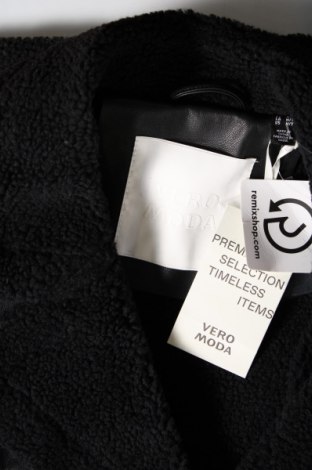 Γυναικείο δερμάτινο μπουφάν Vero Moda, Μέγεθος M, Χρώμα Μαύρο, Τιμή 29,72 €