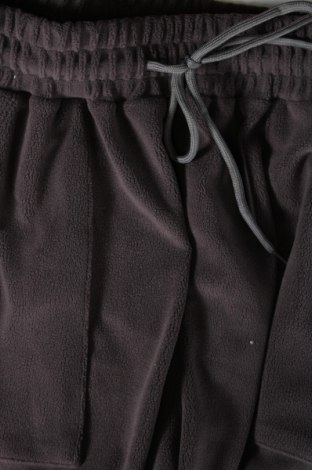 Γυναικείο αθλητικό παντελόνι, Μέγεθος S, Χρώμα Γκρί, Τιμή 5,38 €