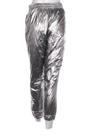 Damen Sporthose Bershka, Größe L, Farbe Silber, Preis 8,01 €