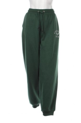 Pantaloni trening de femei Nasty Gal, Mărime XXL, Culoare Verde, Preț 101,98 Lei