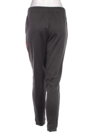 Pantaloni trening de femei Nike, Mărime L, Culoare Gri, Preț 121,38 Lei