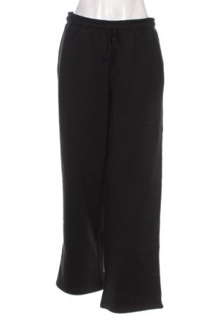 Pantaloni trening de femei Pull&Bear, Mărime M, Culoare Negru, Preț 83,23 Lei