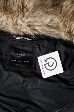 Γυναικείο μπουφάν Bershka, Μέγεθος M, Χρώμα Μπλέ, Τιμή 21,17 €