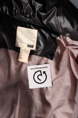 Γυναικείο μπουφάν Levi's, Μέγεθος M, Χρώμα Μαύρο, Τιμή 40,18 €