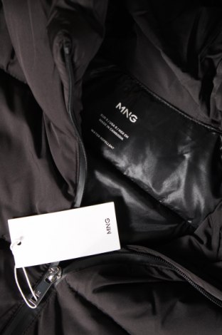 Γυναικείο μπουφάν Mango, Μέγεθος S, Χρώμα Μαύρο, Τιμή 34,52 €