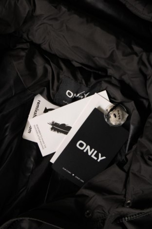 Γυναικείο μπουφάν ONLY, Μέγεθος S, Χρώμα Μαύρο, Τιμή 27,33 €