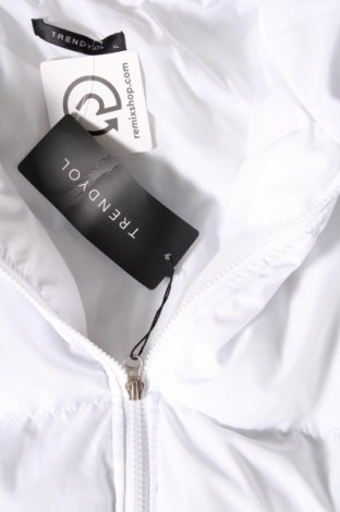 Γυναικείο μπουφάν Trendyol, Μέγεθος XL, Χρώμα Λευκό, Τιμή 47,88 €
