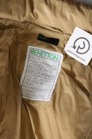 Дамско яке United Colors Of Benetton, Размер L, Цвят Бежов, Цена 40,50 лв.