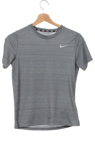 Детска тениска Nike, Размер 8-9y/ 134-140 см, Цвят Сив, Цена 17,39 лв.