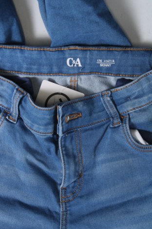 Dziecięce jeansy C&A, Rozmiar 15-18y/ 170-176 cm, Kolor Niebieski, Cena 25,59 zł