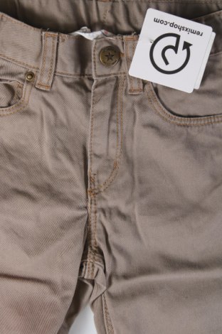 Dziecięce jeansy H&M, Rozmiar 4-5y/ 110-116 cm, Kolor Beżowy, Cena 44,58 zł