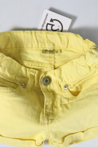 Παιδικό κοντό παντελόνι Okay, Μέγεθος 4-5y/ 110-116 εκ., Χρώμα Κίτρινο, Τιμή 7,16 €
