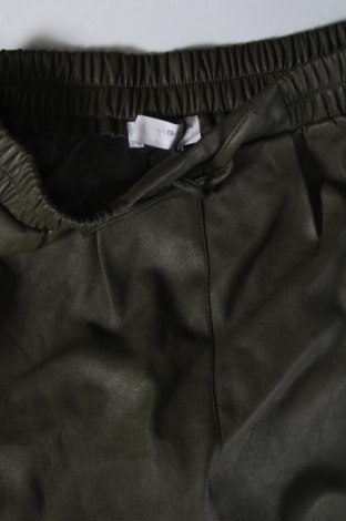 Pantaloni scurți pentru copii Zara, Mărime 13-14y/ 164-168 cm, Culoare Verde, Preț 39,80 Lei