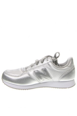 Детски обувки New Balance, Размер 35, Цвят Сребрист, Цена 62,00 лв.