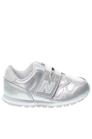 Детски обувки New Balance, Размер 26, Цвят Сребрист, Цена 46,50 лв.