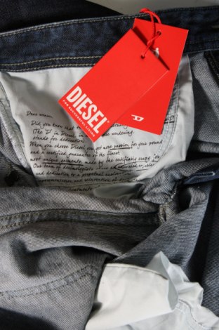 Męskie jeansy Diesel, Rozmiar L, Kolor Niebieski, Cena 306,62 zł