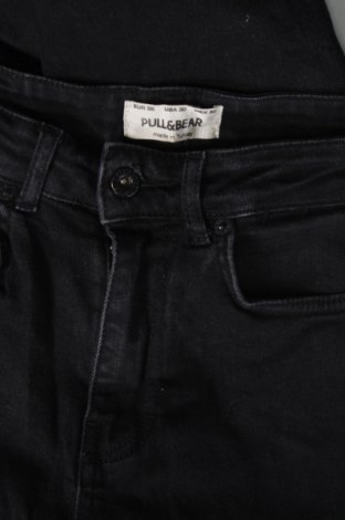 Мъжки дънки Pull&Bear, Размер S, Цвят Черен, Цена 11,02 лв.
