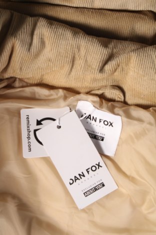 Мъжки елек Dan Fox X About You, Размер L, Цвят Бежов, Цена 74,40 лв.