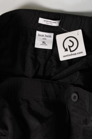 Pantaloni scurți de bărbați Abercrombie & Fitch, Mărime XL, Culoare Negru, Preț 111,84 Lei