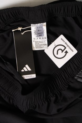 Pantaloni scurți de bărbați Adidas, Mărime XL, Culoare Negru, Preț 139,16 Lei