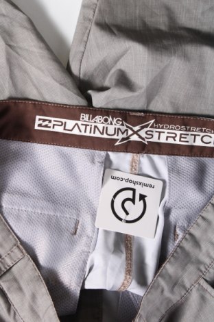 Pantaloni scurți de bărbați Billabong, Mărime M, Culoare Gri, Preț 82,24 Lei