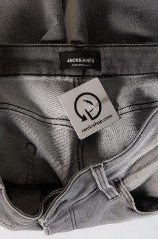 Pánske kraťasy  Jack & Jones, Veľkosť L, Farba Sivá, Cena  23,00 €