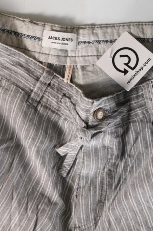 Мъжки къс панталон Jack & Jones, Размер L, Цвят Многоцветен, Цена 34,00 лв.