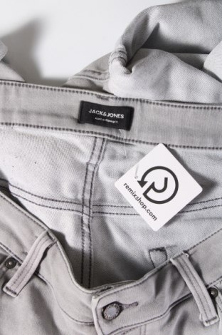 Ανδρικό κοντό παντελόνι Jack & Jones, Μέγεθος XL, Χρώμα Γκρί, Τιμή 21,03 €