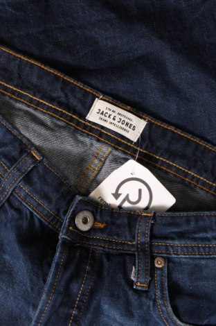 Ανδρικό κοντό παντελόνι Jack & Jones, Μέγεθος M, Χρώμα Μπλέ, Τιμή 19,98 €