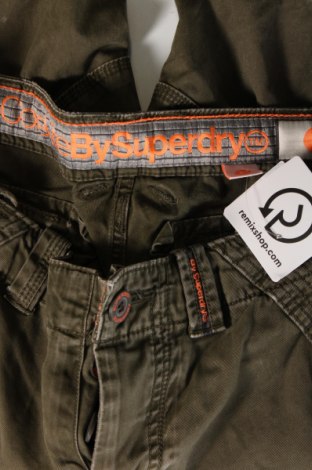 Ανδρικό κοντό παντελόνι Superdry, Μέγεθος L, Χρώμα Πράσινο, Τιμή 17,36 €