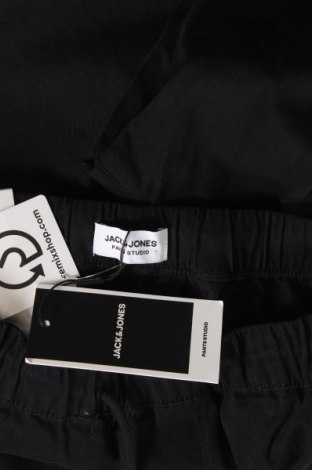 Pantaloni de bărbați Jack & Jones, Mărime XS, Culoare Negru, Preț 65,13 Lei