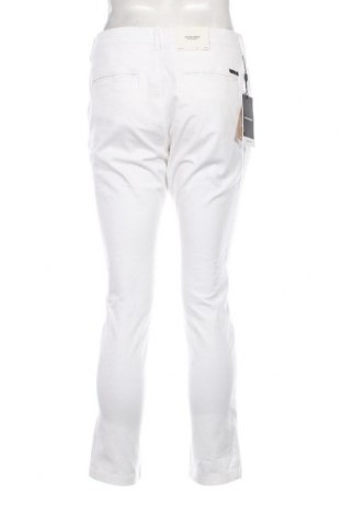 Pantaloni de bărbați Jack & Jones, Mărime M, Culoare Alb, Preț 325,66 Lei