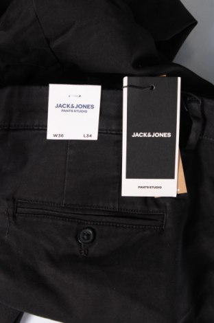 Pantaloni de bărbați Jack & Jones, Mărime L, Culoare Negru, Preț 97,70 Lei