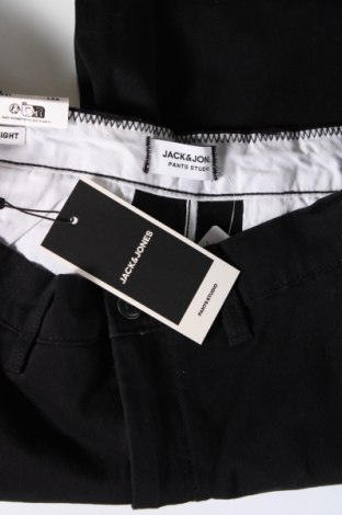 Pantaloni de bărbați Jack & Jones, Mărime M, Culoare Negru, Preț 97,70 Lei