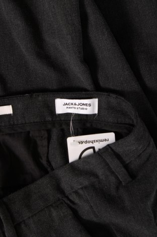 Pantaloni de bărbați Jack & Jones, Mărime S, Culoare Gri, Preț 33,72 Lei