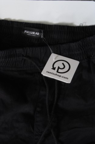 Pantaloni de bărbați Pull&Bear, Mărime XS, Culoare Negru, Preț 25,76 Lei