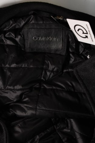 Мъжко палто Calvin Klein, Размер M, Цвят Черен, Цена 164,40 лв.