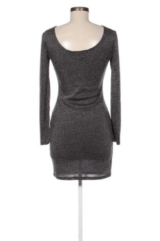 Kleid Atmosphere, Größe M, Farbe Silber, Preis € 18,16