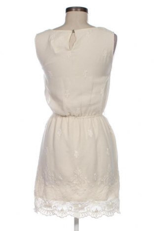 Kleid Bershka, Größe M, Farbe Ecru, Preis 7,57 €