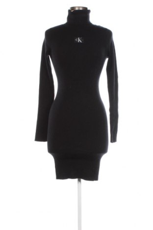 Рокля Calvin Klein, Размер S, Цвят Черен, Цена 126,45 лв.